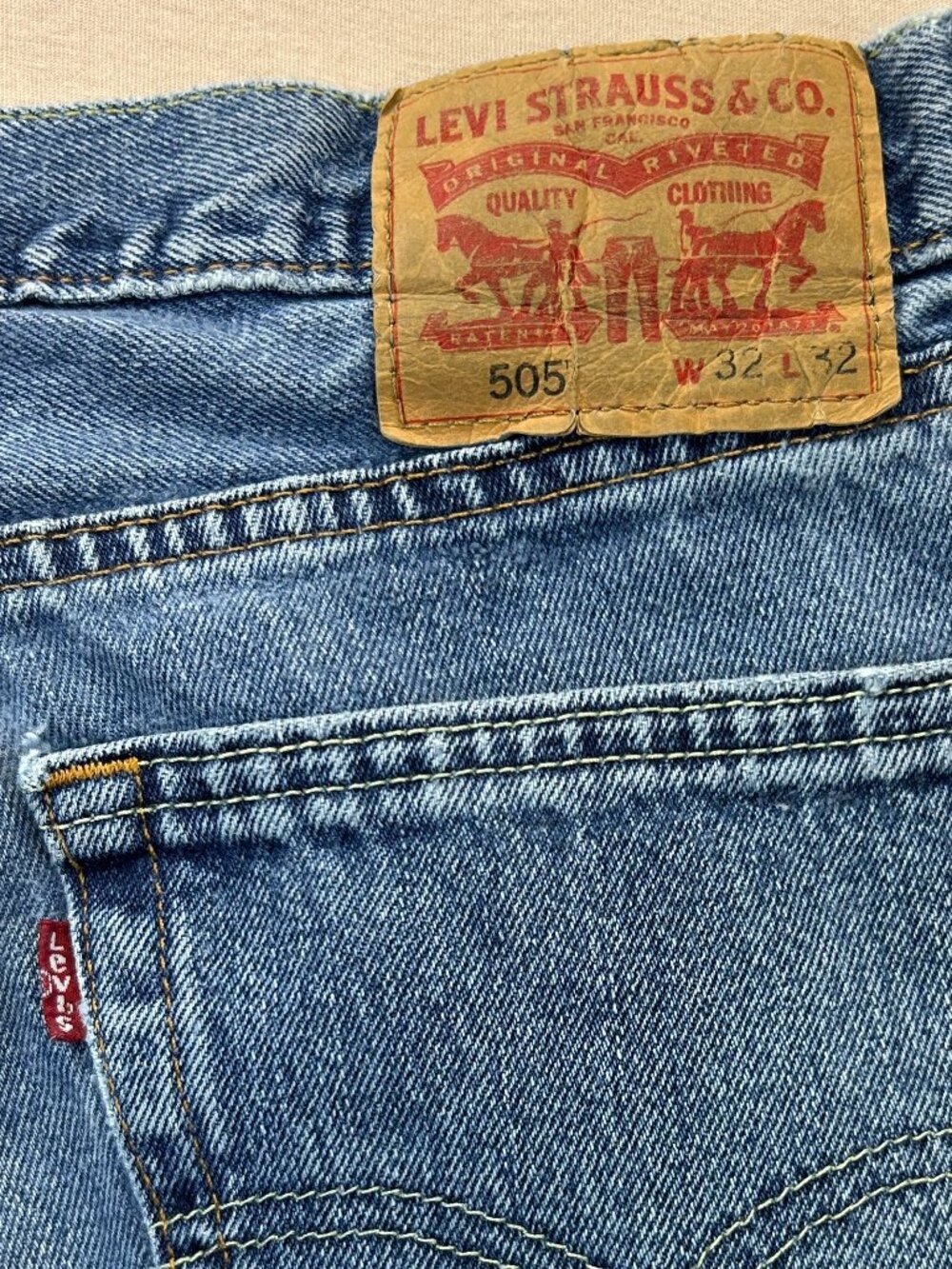 Levis 505 Jeans Mens Size 32x32 Blue Denim Mid Rise Straight Medium Wash Cotton